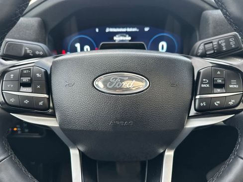 Certified 2025 Ford Explorer Platinum w/ Ultimate Package image 24