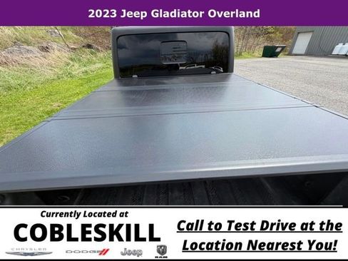Used 2023 Jeep Gladiator Overland AWD/4WD image 13