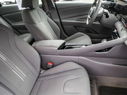 Certified 2023 Hyundai Elantra SEL w/ Convenience Package image 15