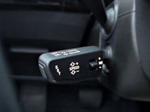 Used 2021 Audi e-tron Prestige image 27