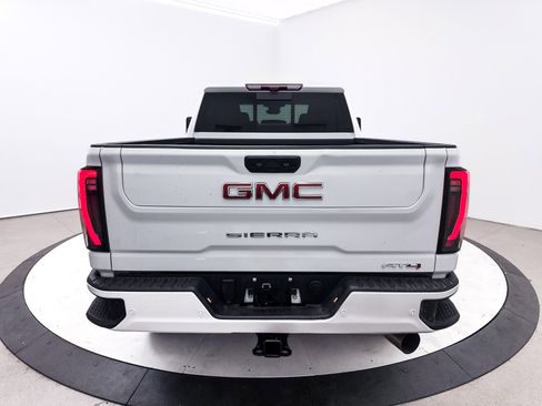 Used 2025 GMC Sierra 2500 AT4 w/ AT4 Premium Plus Package image 18
