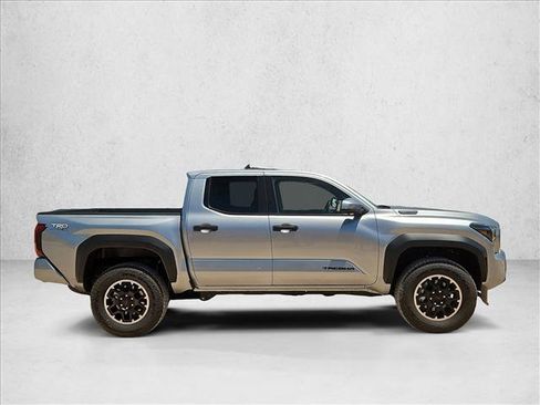 Certified 2025 Toyota Tacoma TRD Off-Road w/ TRD Off Road Premium Package AWD/4WD image 4