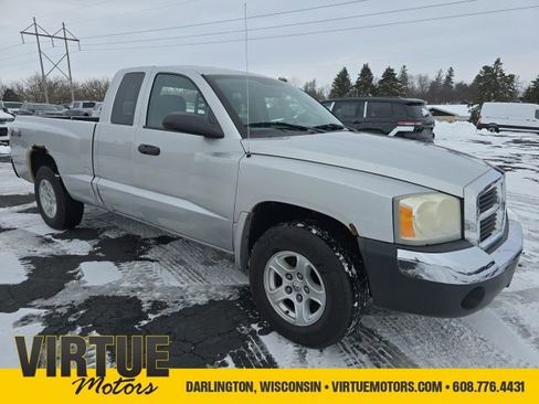 Used 2005 Dodge Dakota SLT w/ Interior Convenience Group image 1