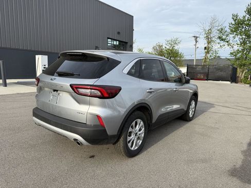 Used 2024 Ford Escape Active AWD/4WD image 3
