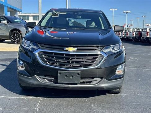 Used 2020 Chevrolet Equinox LS w/ LS Convenience Package image 2