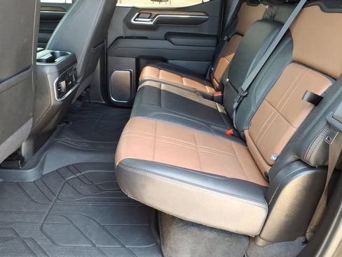 Used 2024 Chevrolet Silverado 1500 High Country w/ Technology Package AWD/4WD image 17