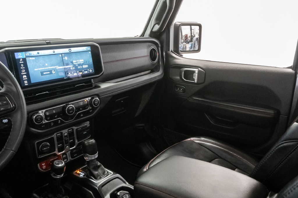 Used 2025 Jeep Gladiator Rubicon w/ Convenience Group AWD/4WD image 12