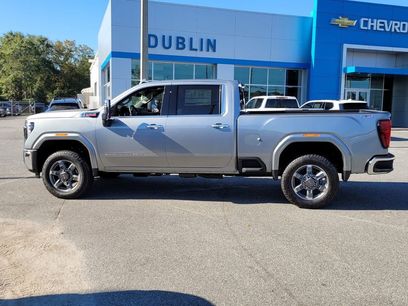New 2025 GMC Sierra 2500 SLT