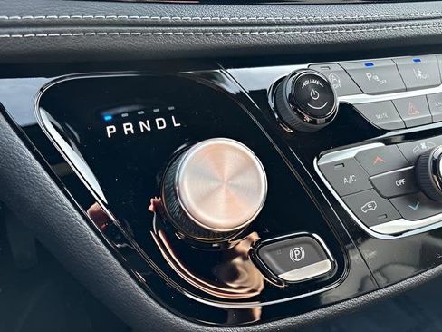 New 2026 Chrysler Pacifica Select w/ S Appearance Package image 22