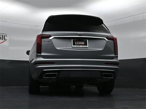 Used 2025 Cadillac XT6 Premium Luxury image 32