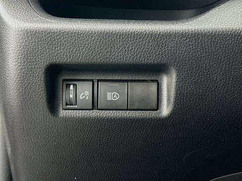 Used 2025 Toyota RAV4 XLE image 17