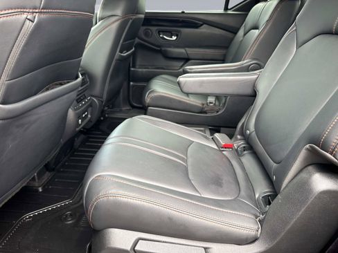 Certified 2023 Honda Pilot TrailSport image 16