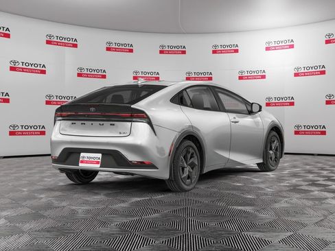 New 2026 Toyota Prius LE FWD image 2