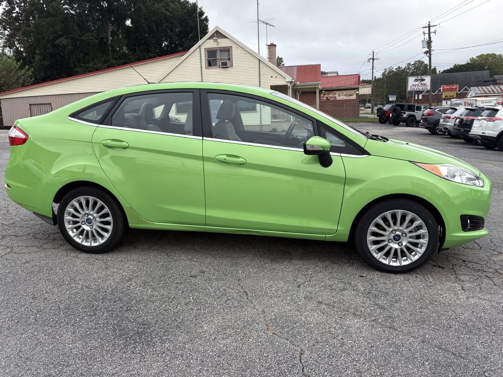 Used 2014 Ford Fiesta Titanium FWD image 6