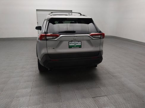 Used 2019 Toyota RAV4 XLE FWD image 5