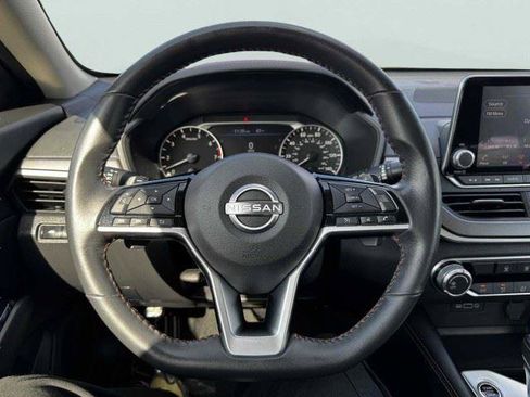 Used 2024 Nissan Altima 2.5 SR FWD image 26