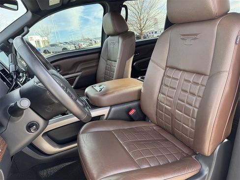 Used 2024 Nissan Titan Platinum Reserve w/ Moonroof Package image 27