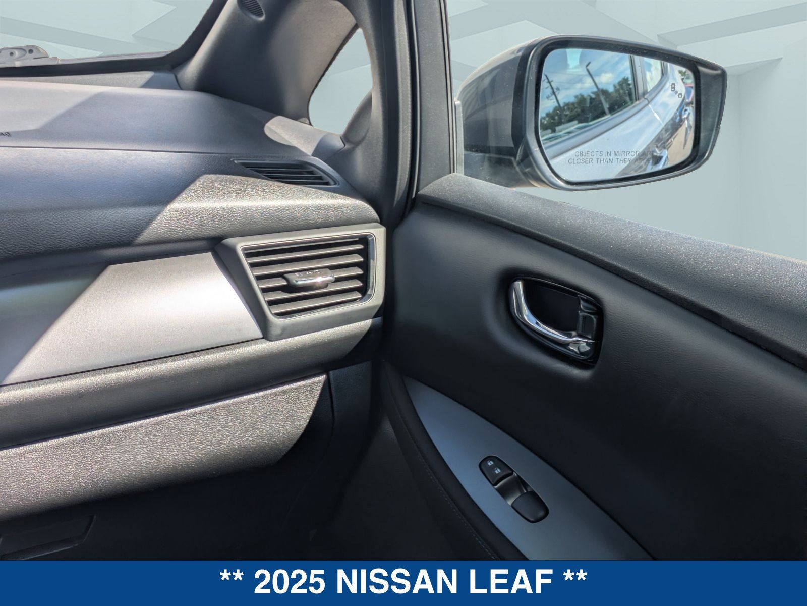 Used 2025 Nissan Leaf S FWD image 18