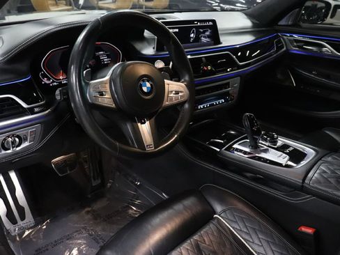 Used 2021 BMW M760i xDrive w/ Luxury Rear Seating Package image 10