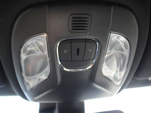 Used 2023 Jeep Compass Latitude AWD/4WD image 13
