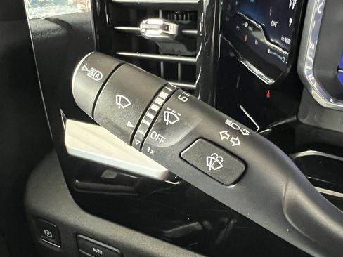 Used 2022 Chevrolet Silverado 1500 LT image 39