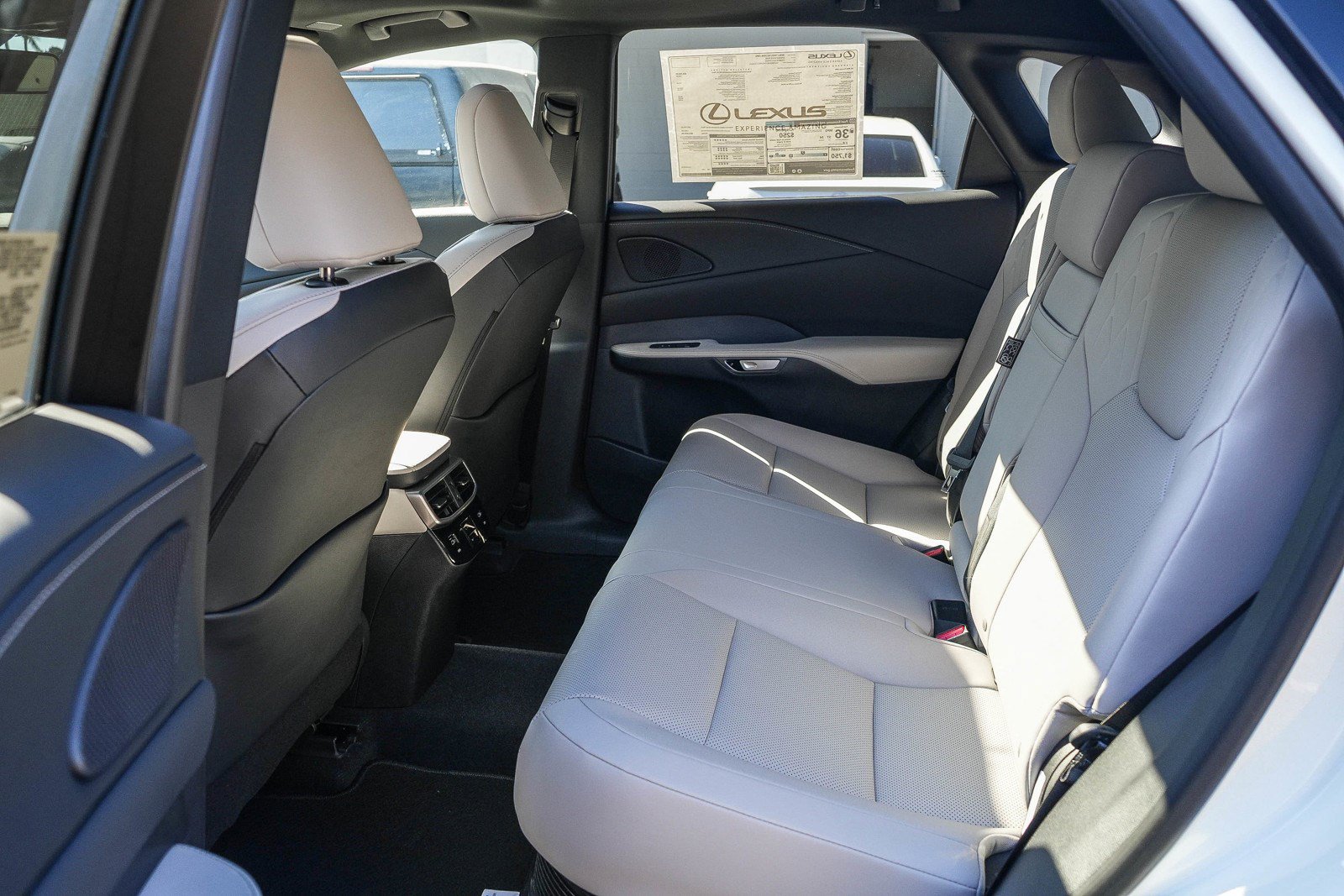 New 2026 Lexus RX 350h AWD/4WD image 18