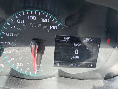 Used 2019 Chevrolet Trax LT w/ LT Convenience Package FWD image 5