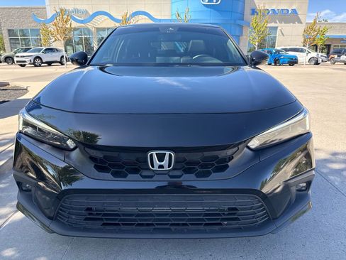 Used 2023 Honda Civic Sport Touring image 2