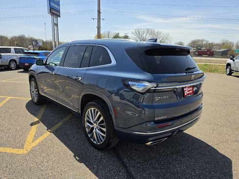 Used 2026 Buick Enclave Avenir AWD/4WD image 3