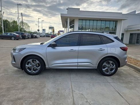 Used 2023 Ford Escape ST-Line w/ Tech Pack #1 FWD image 2