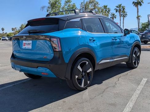 Certified 2025 Nissan Kicks SR FWD image 7