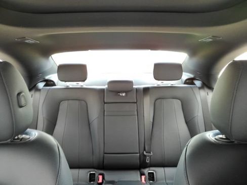 Used 2025 Mercedes-Benz CLA 250 4MATIC image 35