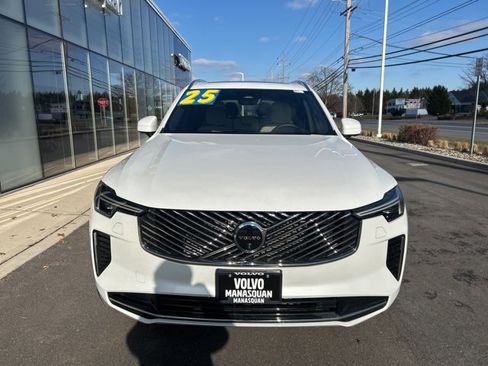 Used 2025 Volvo XC90 B5 Plus image 7