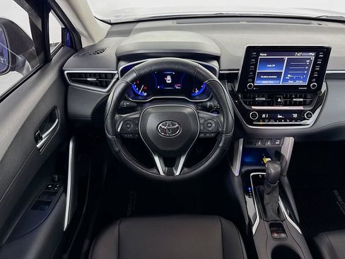 Used 2022 Toyota Corolla Cross XLE image 28