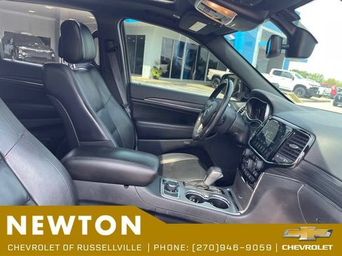Used 2019 Jeep Grand Cherokee Limited AWD/4WD image 10