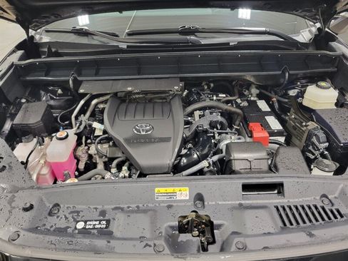 Used 2024 Toyota Highlander XLE AWD/4WD image 64
