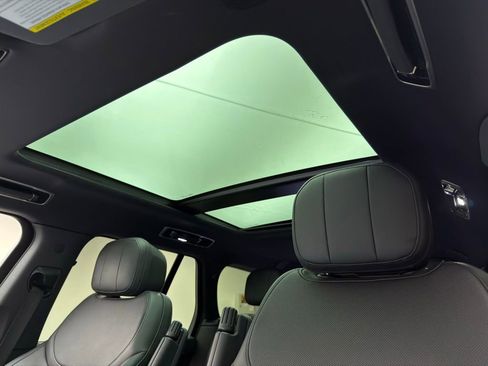 Certified 2023 Land Rover Range Rover SE image 9