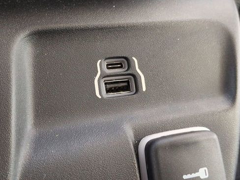 Used 2025 RAM ProMaster 1500 w/ Safety Group FWD image 21