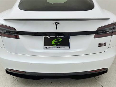 Used 2021 Tesla Model S Plaid image 11