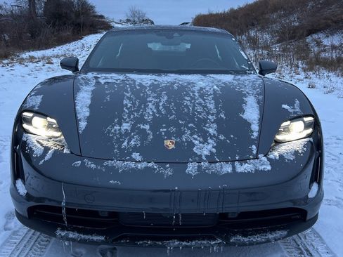 Used 2020 Porsche Taycan 4S image 10