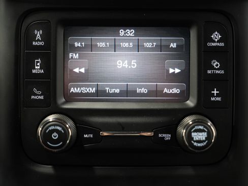 Used 2024 RAM 3500 Tradesman w/ Chrome Appearance Group image 24