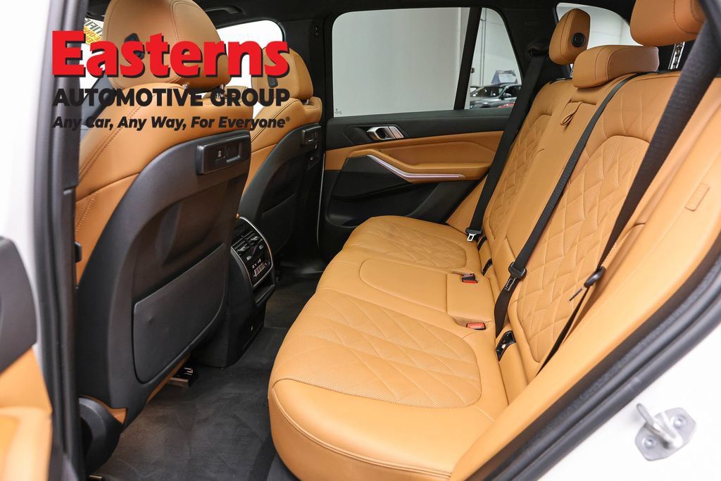 Used 2023 BMW X5 xDrive40i w/ M Sport Package AWD/4WD image 25