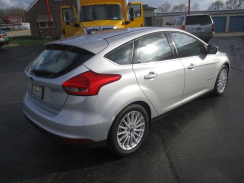 Used 2017 Ford Focus Electric Hatchback image 9