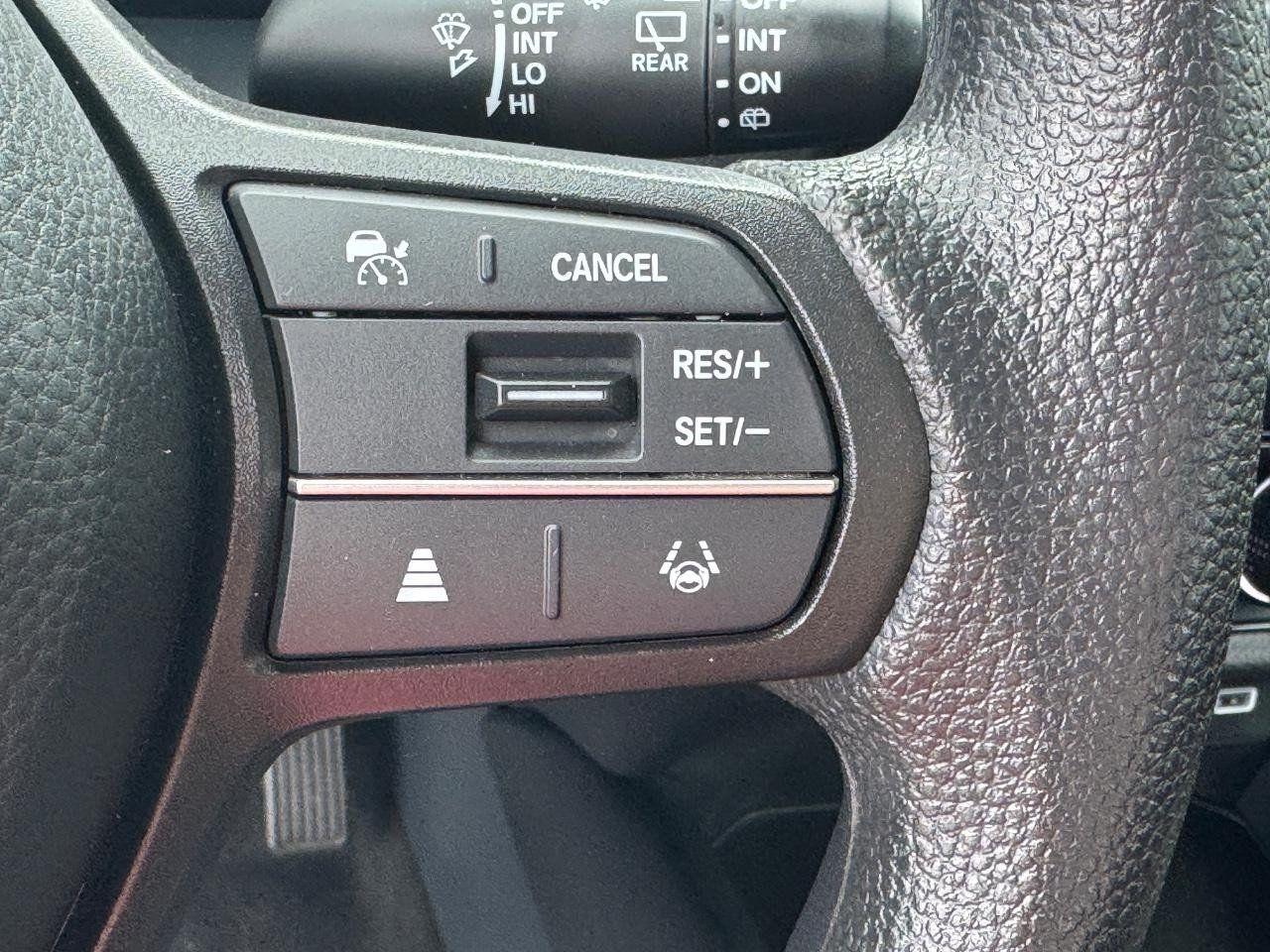 Certified 2025 Honda HR-V LX image 21