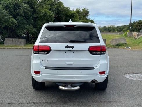 Certified 2022 Jeep Grand Cherokee Laredo X image 4