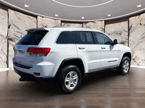 Used 2017 Jeep Grand Cherokee Laredo w/ Quick Order Package 23E image 4