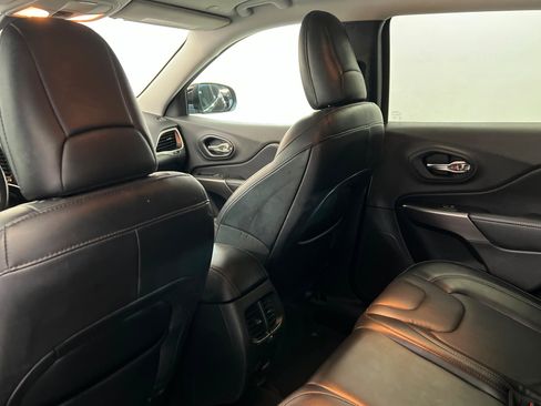 Used 2021 Jeep Cherokee Latitude Lux w/ Comfort/Convenience Group image 20