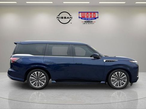 Used 2025 INFINITI QX80 Sensory image 2