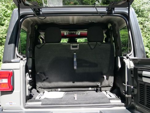 Used 2019 Jeep Wrangler Rubicon AWD/4WD image 34