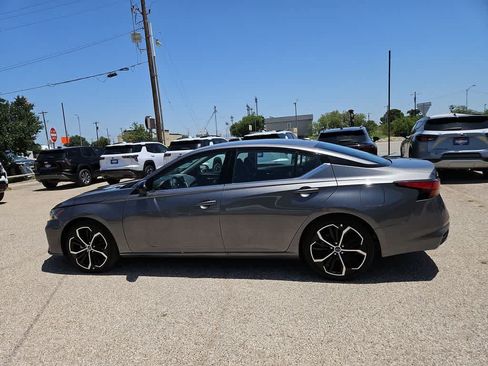 Used 2024 Nissan Altima 2.5 SR FWD image 5